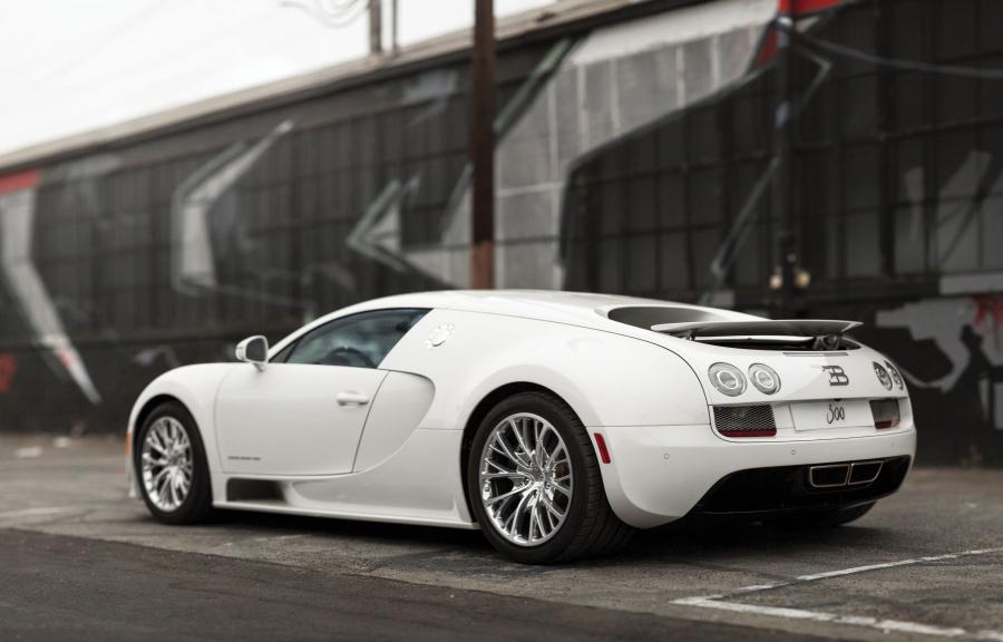  Bugatti Veyron 16.4 Super Sport 2010 года  (NA) (фото 5 из 25)